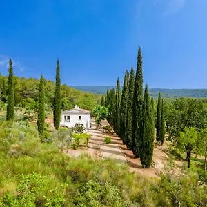 https://le-clos-celine.fr-provencehotel.com