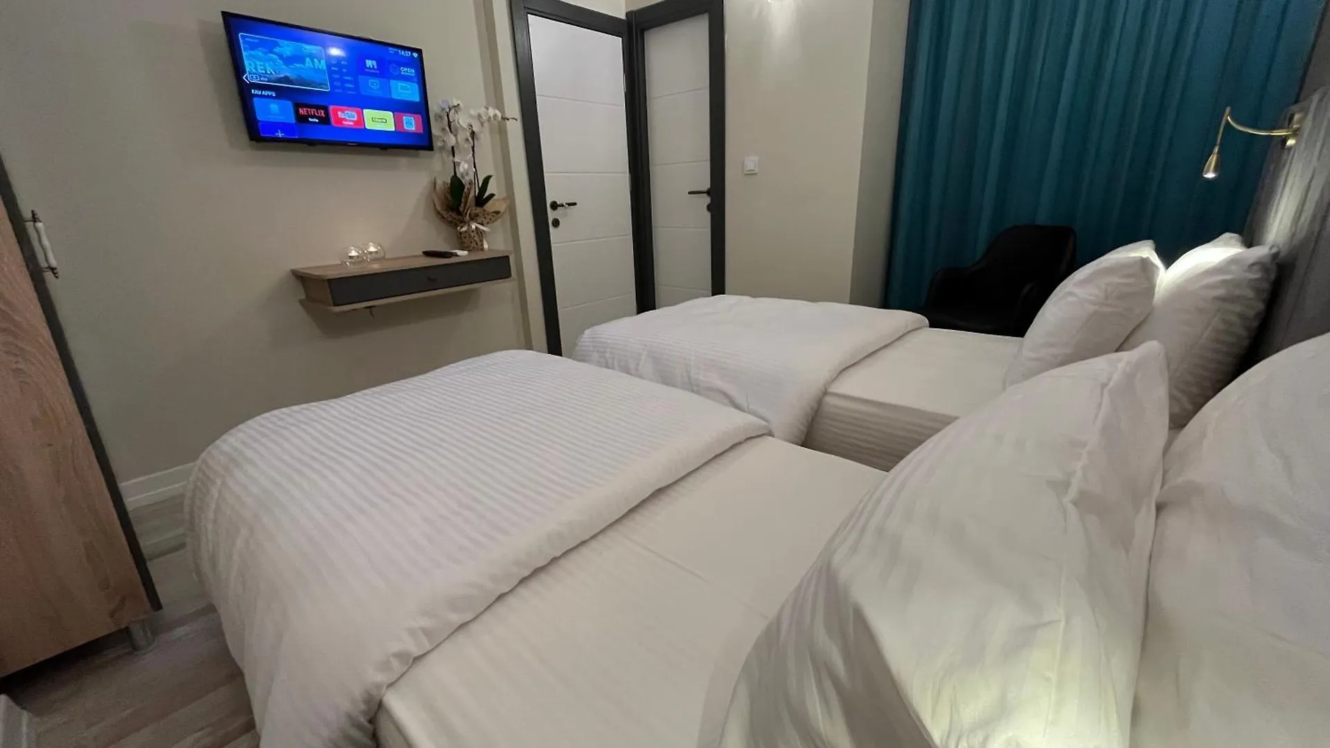 Genoa Port Hotel Стамбул